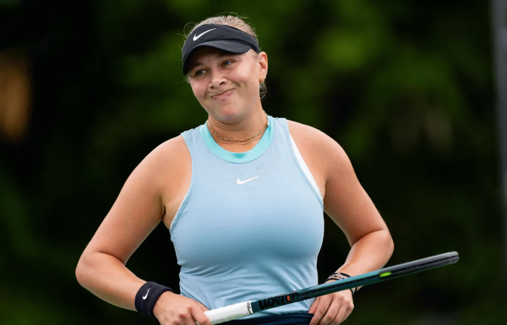 Anisimova stuns Swiatek in U.S. Open quarterfinals to reach first semifinal